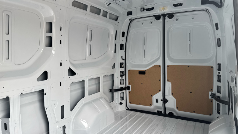 Renault Master Mwb Diesel Fwd MM35 Blue dCi 130 Advance Medium Roof Van